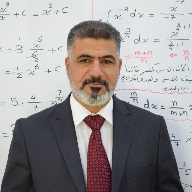 صورة الأستاذ رياض خالد